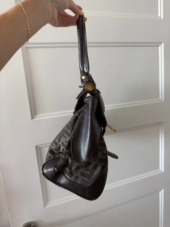 Authentic Vintage Fendi Brown Zucca Canvas and Leather Shoulder Bag - Picture 2 of 11